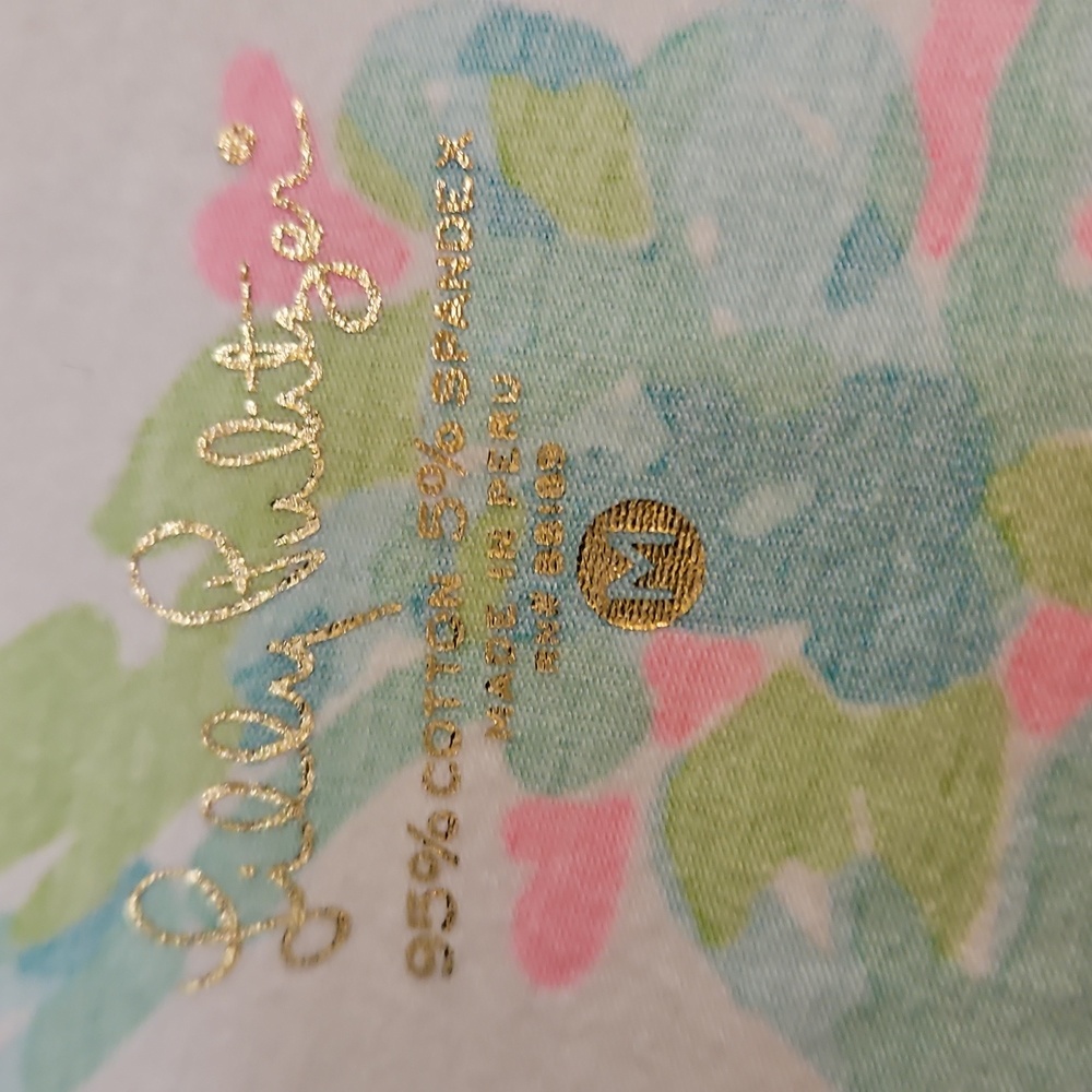 Lilly Pulitzer MICHELE Don't Give A Cluck V-Neck T-Shirt - Picture 2 of 3